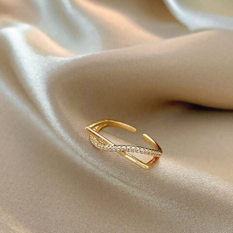 Korean Style Luxury Looking Dainty Retro Cross Rhinestone Diamond Ring
