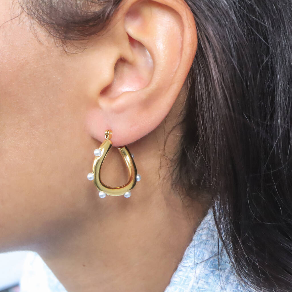 18k Gold Plated Twisted Hoops Inlaid Pearls Trendy Aesthetic Elegant Hoop Earrings for Women - Image 5