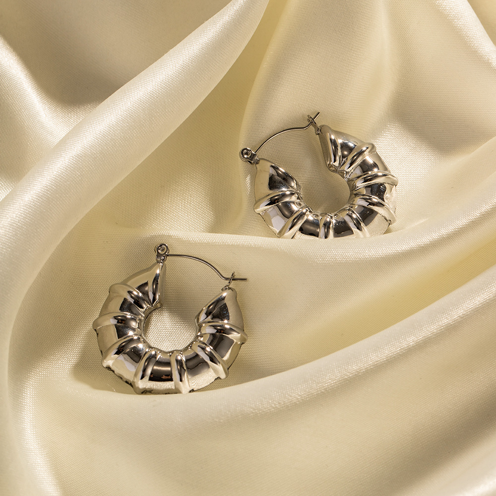 Stainless Steel Retro Hollow Hoops Trendy Aesthetic Chunky Winding Hoop Earrings for Women