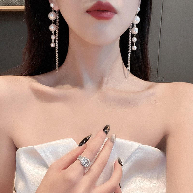Long Tassel Pearl Exquisite Light Luxury High-end Earrings - Image 3