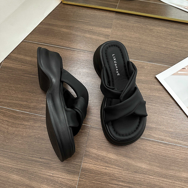 Thick-soled casual flip flops outdoor wear sandals - Image 2
