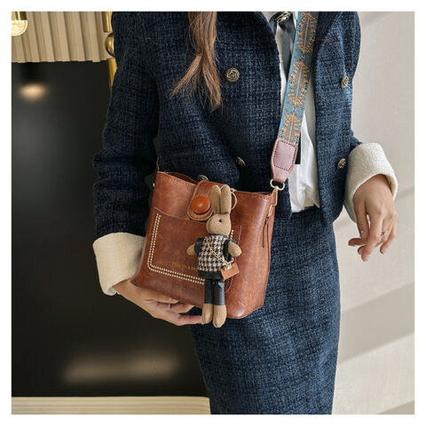 New Korean Style Versatile Textured Wide Shoulder Strap Fashionable Small Square Bag
