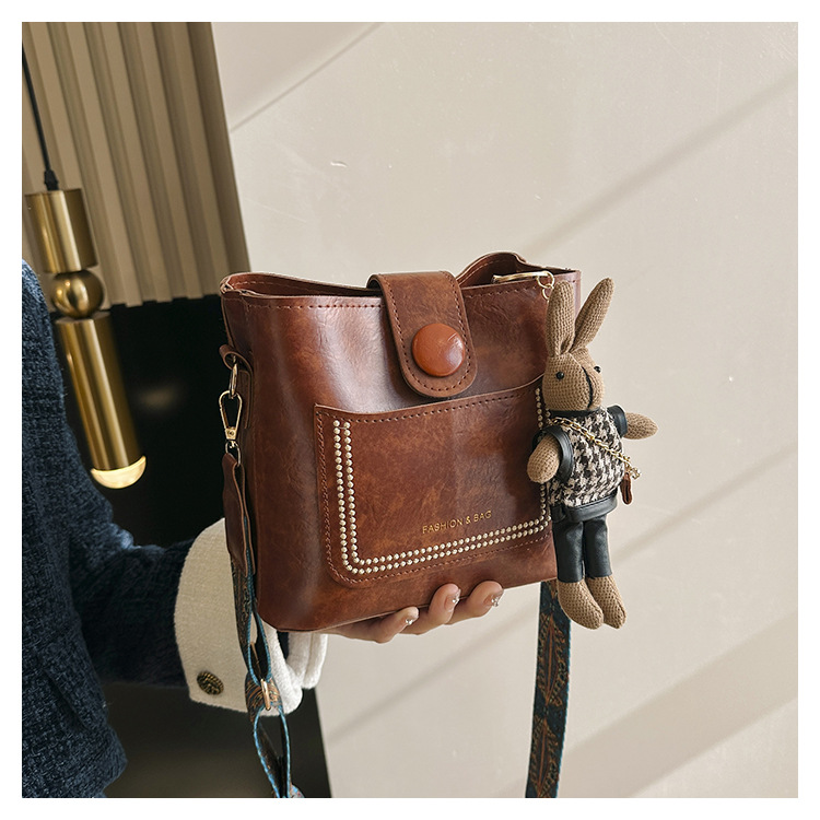 New Korean Style Versatile Textured Wide Shoulder Strap Fashionable Small Square Bag - Image 2