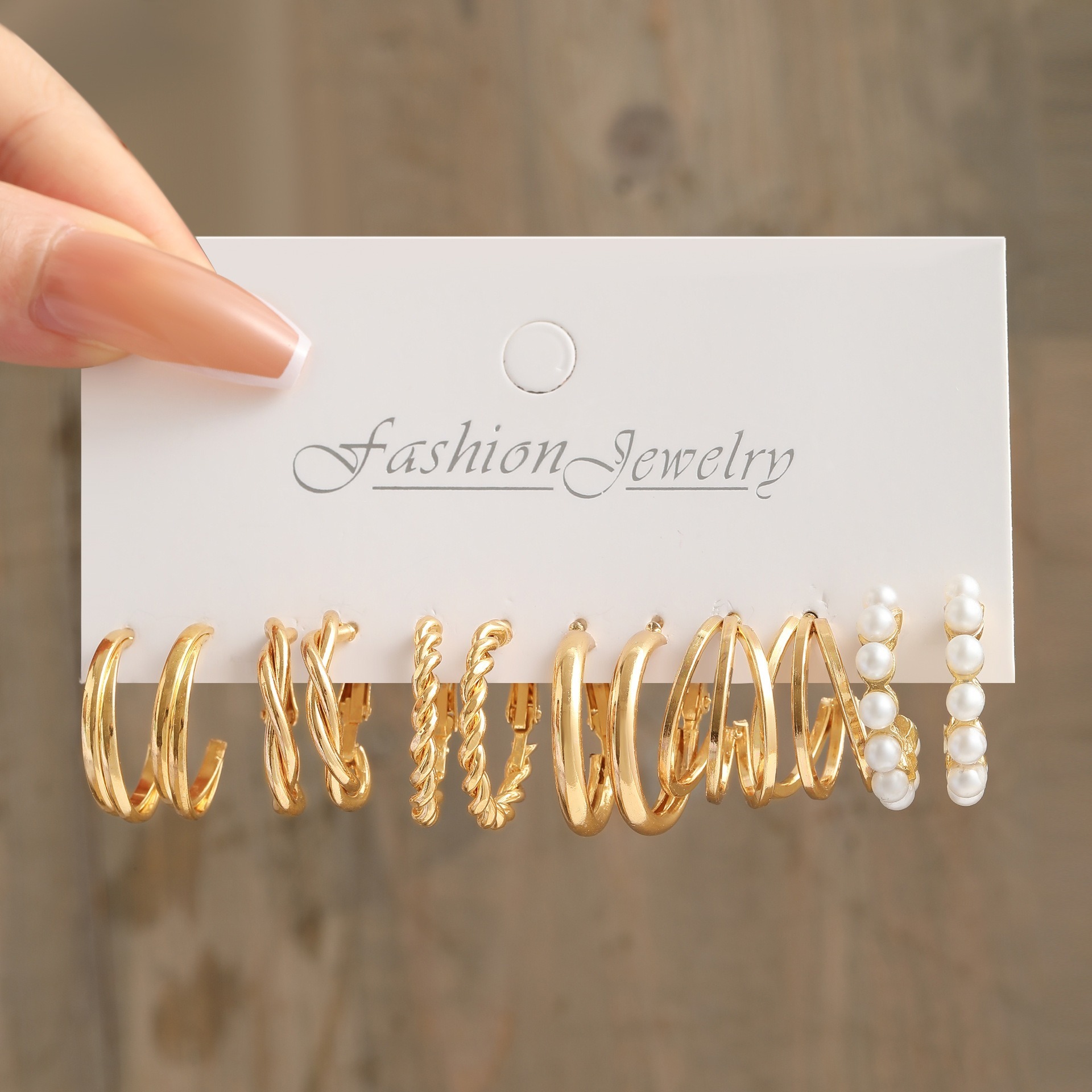 Everyday Wear Unique and Fashionable 18 Pairs Hoop Earrings Set - Image 4